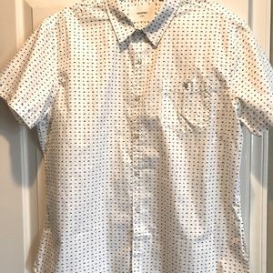 NWOT Men’s Passport 100 % cotton short sleeve shirt. Size XL.